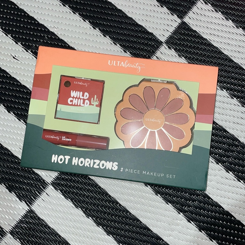 •ULTA BEAUTY•NIB & NWT ULTA BEAUTY COLLECTION HOT HORIZONS 3-PIECE MAKE-UP SET